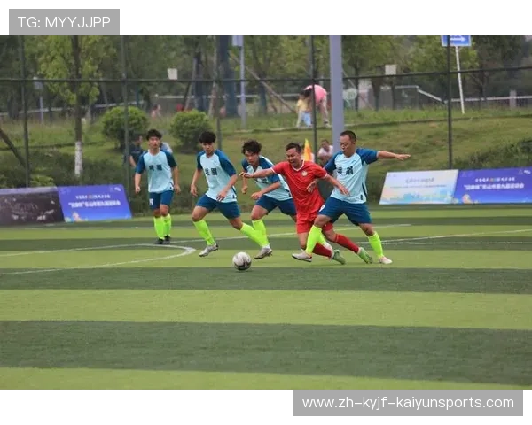 足球比赛中的团体合作与战术配合